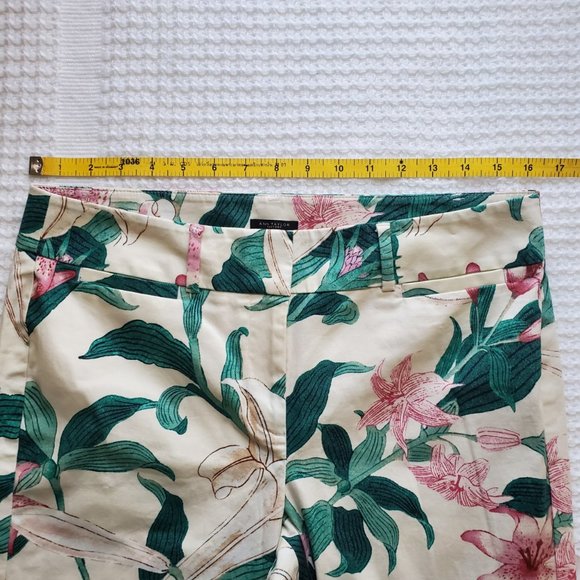Ann Taylor Cropped Leg Pants Floral - Picture 3 of 7